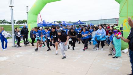 Participants starting race